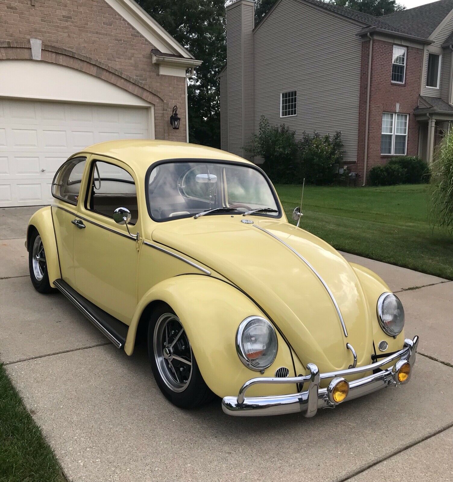 1965 Volkswagen Beetle (pre-1980)  1965 Volkswagen Beetle (pre-1980) Sedan Yellow Rwd Manual